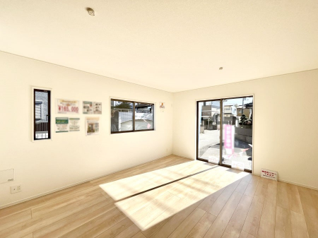 ���r���O�@�������������͋C�̂k�c�j�͉Ƒ��݂�Ȃ̉��K���  