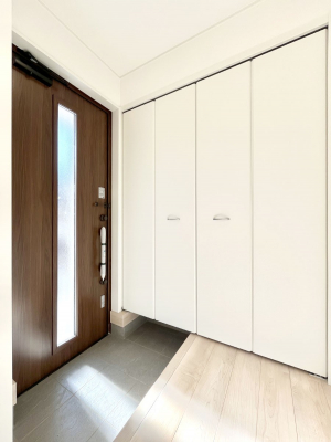 ���ց@�������P�������`Entrance�`�@�Ƃ̒��ł��q�l���}����ŏ��̏ꏊ�ł��錺�ւ́A�Ƃ̈�ۂ��̂��̂ł��I�L�x�Ȍ��֎��[�ŁA����Y��ɕۂ��Ƃ��o���܂��􌺊ւɂ͂����Ղ���[�̉��ʔ��������I