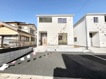 ���n�O�ώʐ^�@�O�ρ��P�������`Exterior�`�@���ӂɂ͊w�Z�┃���{�݂����萶���A�q��ĂɓK���������L�����Ă��܂��I�u�i�Z�n�v�Ƃ��āA�����̂����w�����ł͂Ȃ��A���ӂ̊���ʊw�ł���w�Z�ɂ��Ă������k���������I