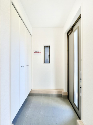 ���ց@�����`Entrance�`�@�Ƃ̒��ł��q�l���}����ŏ��̏ꏊ�ł��錺�ւ́A�Ƃ̈�ۂ��̂��̂ł��I�L�x�Ȍ��֎��[�ŁA����Y��ɕۂ��Ƃ��o���܂��􌺊ւɂ͂����Ղ���[�̉��ʔ��������I