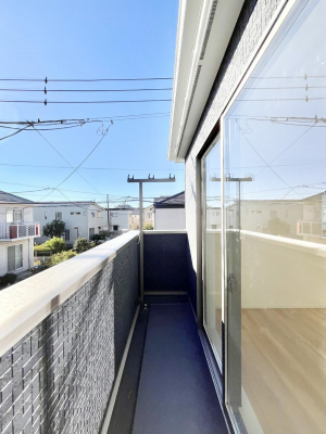 �o���R�j�[�@�����`Balcony�`�o���R�j�[�͉������z���������݁A���z�c����󕨂��C�����悭�������Ƃ��ł��܂��B  �g���₷���J���I�ȃo���R�j�[�ł����z�����������Ղ�~�蒍���A�o���R�j�[�t���Z�܂��B  