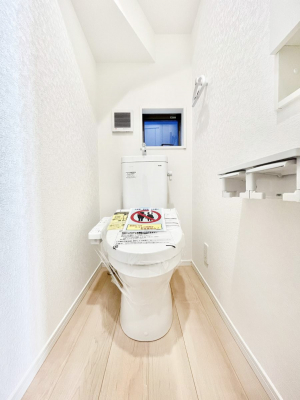 �g�C���@�����`Toilet�`�@�Y��E�X�b�L���E���K�ȃE�H�V�����b�g�t�g�C���ł��낰���Ԃł��B1�A2�K���Ƀg�C���X�y�[�X�I�̌������薾�邭�A���K��ԂƂȂ��Ă���܂��������g���ꏊ�����炱���̔z���ł��I