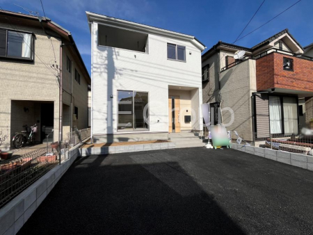 ���n�O�ώʐ^�@�O�ρ`Exterior�`  �ՐÂȏZ��n�Ŏq��ĉƑ��Ƀs�b�^���B  �����̂��U�������K�ȗ΂Ɍb�܂ꂽ�G���A�ŁA���R�ɕ�܂ꂽ���₩�ȕ�炵���������邽�߂́A��Ƃ肠��Z���������Ă��܂��B