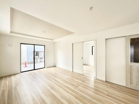 ���̑����ρ@�����`Living�`�@�����ɂ݂͂�Ȃ��W���A�H���Ɗy������b���n�܂�B�b�ɖ����ɂȂ肷���āA��������Y��锼�߂��ɂȂ��Ă��܂��B����ȑ��̊Ԃ̍K�������������Ă����ꏊ�ł��肽���B