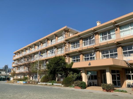 ���ӊ��@���w�Z 1300m ��t�s���������w�Z