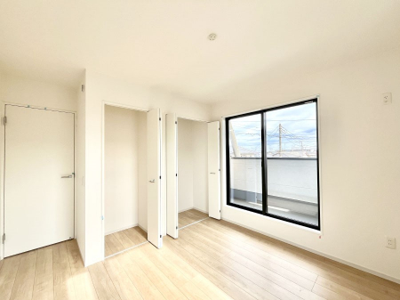 �q�������@�����`Bed Room�`�@�������������̂��ˌ��Ẵ����b�g�ł��B���Ƒ������������ƂŎ苷�Ɋ����Ă����Z�܂����ˌ��Ăł͊e�����v���C�o�V�[��ۂ��Ƃ��ł��܂��B�Z�܂��ɂ�Ƃ肪���܂�S�������b�N�X�ł��܂���