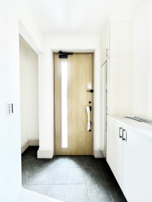 ���ց@�����`Entrance�`�@�Ƃ̒��ł��q�l���}����ŏ��̏ꏊ�ł��錺�ւ́A�Ƃ̈�ۂ��̂��̂ł��I�L�x�Ȍ��֎��[�ŁA����Y��ɕۂ��Ƃ��o���܂��􌺊ւɂ͂����Ղ���[�̉��ʔ��������I