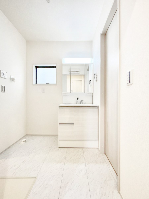 ���̑��@�����`Dressing Room�`�@�Â��Ȃ肪���Ȑ��ʏ�����������ƍ̌��Ɗ��C���\�Ȃ̂ŋC�����悭���g�������܂��B�O�ʋ��^�C�v�̐��ʑ�͋������[�ŎU�炩�肪���Ȑ��ʏ����X�b�L����