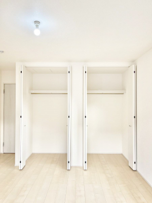 ���[�@�����`Closet�`�@�ǖʃN���[�[�b�g������΃^���X��u���K�v���Ȃ��A�o������̂Ȃ��X�b�L����Ԃ��ێ��ł��܂��B����ꂽ�X�y�[�X��L���Ɋ��p�ł������B�G�߂̈ߗނ��̕i�Ȃǂ����Ղ���[�o���܂��ˁ�