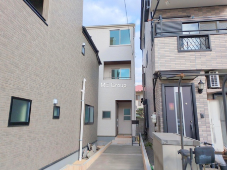 nOώʐ^@`Exterior`ՐÂȏZnŎqĉƑɃsb^B̂UKȗ΂Ɍb܂ꂽGAŁARɕ܂ꂽ₩ȕ炵邽߂́AƂ肠ZĂ܂B