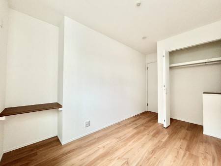 �q�������@�q�������ɂ��������߂Ȏ��[�X�y�[�X�����Ղ�̋����B�J�E���^�[�t��