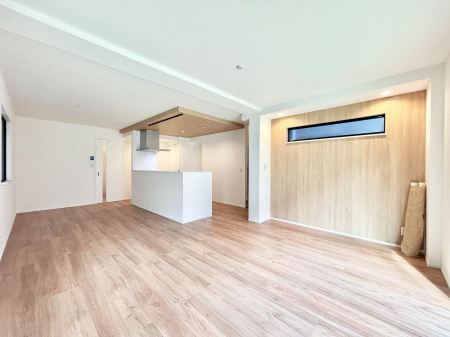 ���r���O�@���邢�z���������A�����̕��͋C�ɖ�������郊�r���O�E�_�C�j���O�B 