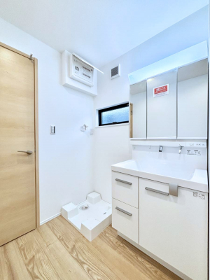 ���̑��@�������P�������`Dressing Room�`�@�Â��Ȃ肪���Ȑ��ʏ�����������ƍ̌��Ɗ��C���\�Ȃ̂ŋC�����悭���g�������܂��B�O�ʋ��^�C�v�̐��ʑ�͋������[�ŎU�炩�肪���Ȑ��ʏ����X�b�L����