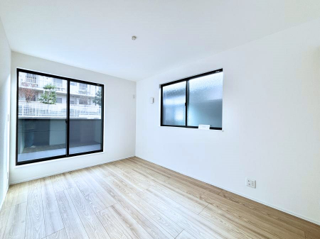 �Q���@�������P�������`Bed Room�`�@2�ʍ̌����m�ۂ������邢�����́A���ʂ����ǂ��A��ϋ��S�n�̗ǂ���ԂƂȂ��Ă���܂��B�u�₩�ȕ��������ċN���钩�́A���K�����̎n�܂�ɁI���������ʕ����ƂĂ��ǂ��Z�܂���