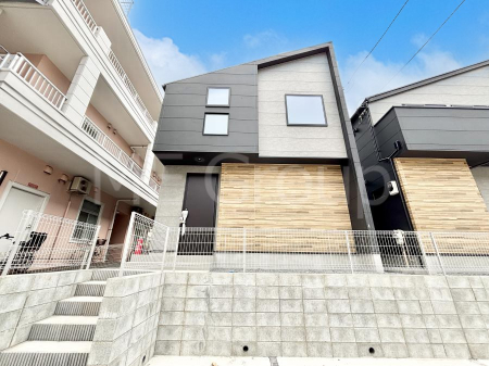 ���n�O�ώʐ^�@�O�ρ��P�������`Exterior�`�@��s���œ���̃X���[���C�t���΂Ɉ͂܂ꂽ�y�n�͓s��̌�����Y���ꂻ���B�l�G��ʂ��Ď��R�ƐG�ꍇ����X�|�b�g�����ӂɂ͐��肾������I�Z�݂����Ȃ�ƁB��炵�������B