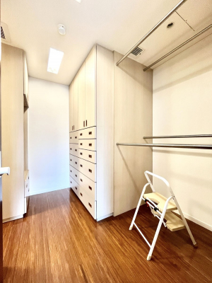 ���[�@�����Ղ�̎��[�X�y�[�X�ŉ��K�ɕ�点���� 