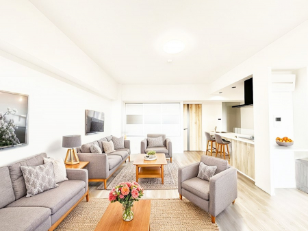 ���r���O�@�������������͋C�̂k�c�j�͉Ƒ��݂�Ȃ̉��K��ԁ��Ƌ��CG�ł�    