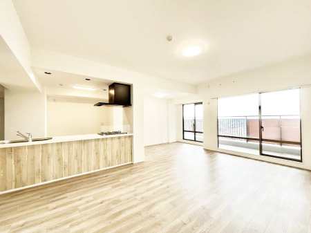 ���r���O�@�傫�ȑ����炽���Ղ�̗z���ƕ����������郊�r���O