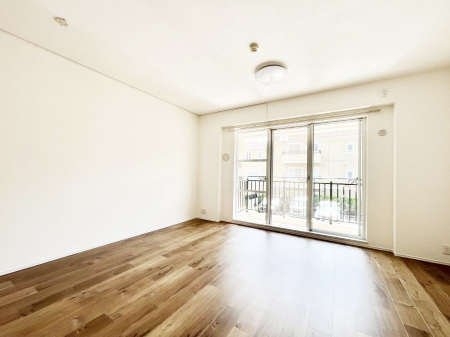 ���r���O�@�傫�ȑ����炽���Ղ�̗z���ƕ����������郊�r���O  