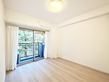 ���̑����ρ@�o���R�j�[���J�������v���X���Ă����m��  