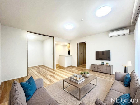 ���r���O�@�������������͋C�̂k�c�j�͉Ƒ��݂�Ȃ̉��K��ԁ@���Ƌ��CG�ł�