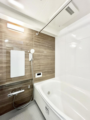 �����@����̔�������Ă���閾�邢�������̂���o�X���[��