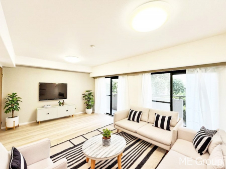 ���r���O�@�������������͋C�̂k�c�j�͉Ƒ��݂�Ȃ̉��K��ԁ��Ƌ��CG�ł�