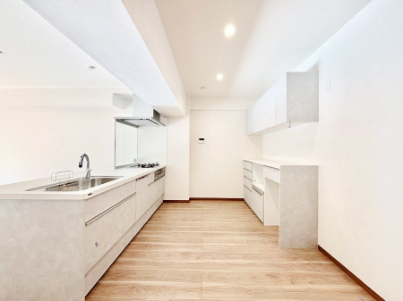 �L�b�`���@�L�b�`���Ƃ������̃J�b�v�{�[�h�t���I���[�����Ղ�ō�ƃX�y�[�X�L�X�@