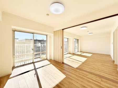 ���̑����ρ@�o���R�j�[���J�������v���X���Ă����m��