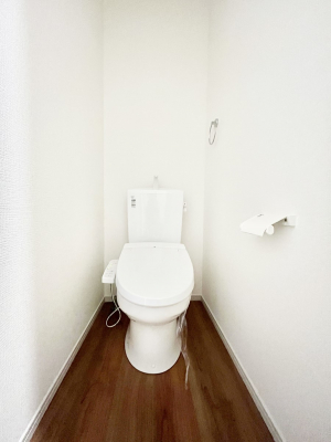 �g�C���@�����`Toilet�`�@�Y��E�X�b�L���E���K�ȃE�H�V�����b�g�t�g�C���ł��낰���Ԃł��B�g�C���͖����g�킴��𓾂Ȃ����́B����������ۂ������ł��ˁB�g�C����2��������̂Œ��̍��G���ɕ֗��ł��I