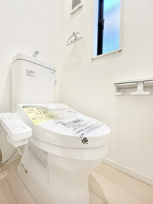 �g�C���@�����`Toilet�`�@�Y��E�X�b�L���E���K�ȃE�H�V�����b�g�t�g�C���ł��낰���Ԃł��B1�A2�K���Ƀg�C���X�y�[�X�I�̌������薾�邭�A���K��ԂƂȂ��Ă���܂��������g���ꏊ�����炱���̔z���ł��I