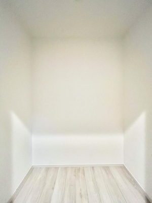 ���̑��@�����`Walk-in Closet�`�@�K�v�Ȃ��̂�R�[�f�B�l�[�g���ꗗ���Ċm�F�ł��A�g�x�x�⏀�����Z���ԂōςރE�H�[�N�C���N���[�[�b�g��ݒu���܂����B�Ƃ̒�����������Ƃ�����֗��Ȏ��[�X�y�[�X�ł��B