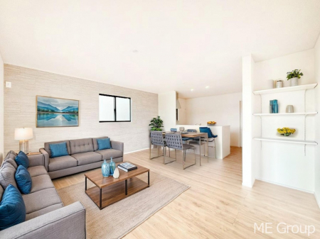 ���r���O�@�����`Living�`�@�Ƒ��̉�b��Ί炪�s���������r���O�ł��B�q���������Ă�p�����Ȃ���A�傫�ȃ\�t�@��_�C�j���O�e�[�u���ł������H���������肭�났�����􂻂�Ȗ������������Ԃł��I���Ƌ��CG�ł�