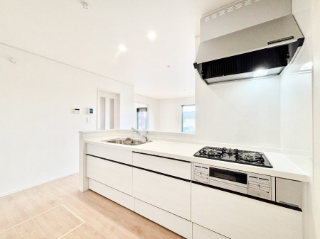 �L�b�`���@�����`Kitchen�`���r���O�����n����J�E���^�[�L�b�`���B���������Ȃ���Ƒ��ƃR�~���j�P�[�V�������Ƃ�邾���łȂ��A�傫�ȊJ���������邱�Ƃ��ł��܂��B  ���q�l�̐����������邱�Ƃ��ł��܂��ˁI