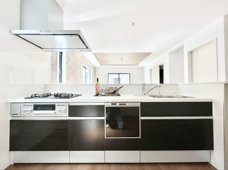 �L�b�`���@�������������I�ɁA�y�����I�V�X�e���L�b�`��