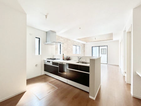 �L�b�`���@���������Ȃ��炲�Ƒ��Ƃ̉�b���y���߂�ΖʃJ�E���^�[�L�b�`��