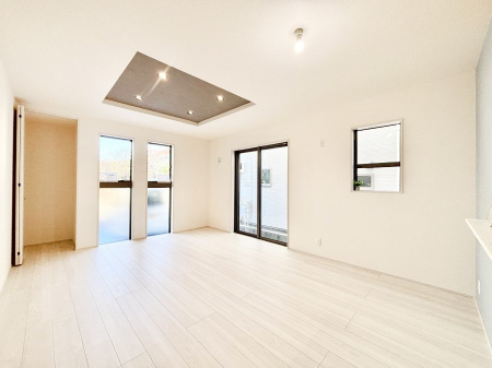 ���r���O�@�Ƒ��c���̎��Ԃ����������Ȃ��났�̃��r���O�_�C�j���O�B   