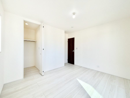 �Q���@�g���₷���`�Ńx�b�g��Ƌ�̒u�����ɂ����邱�Ƃ�����܂���B   