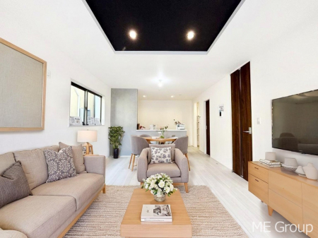 ���r���O�@�Ƒ��̘a�₩�ȉ�b���������Ă������B�J�����̂��郊�r���O�ł��B���Ƌ��CG�ł�  