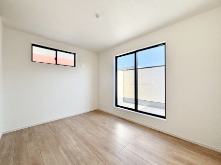 �Q���@�����`Bed Room�`�@�؂̉����肪�₳�����t���[�����O�͈��炬�������炷�v���C�x�[�g��ԁB����߂̃t���[�����O�ł��̂ŁA�ǎ��Ƃ��}�b�`���A���������X�ɍL�������Ă������ʂ��B