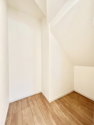 ���̑��@�����`Walk-in Closet�`�@�K�v�Ȃ��̂�R�[�f�B�l�[�g���ꗗ���Ċm�F�ł��A�g�x�x�⏀�����Z���ԂōςރE�H�[�N�C���N���[�[�b�g��ݒu���܂����B�Ƃ̒�����������Ƃ�����֗��Ȏ��[�X�y�[�X�ł��B