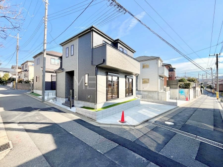 ���n�O�ώʐ^�@�O�ρ`Exterior�` �O�ʓ��H�F �Z��n�ɂȂ��Ă���̂Ŏԗʂ����Ȃ��A�Â��ȗ��n�ł��B�q��Ċ����ǍD�ł������ӊ������킹�Ă��ē������Ē����܂��B���C�y�ɂ��₢���킹���������B