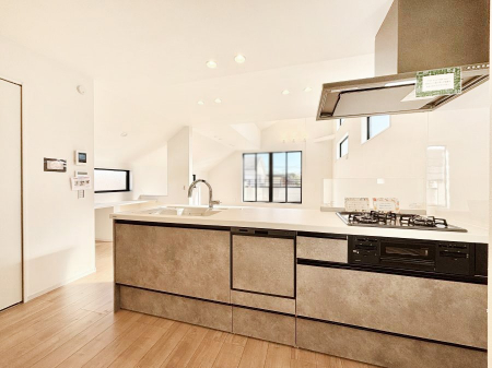 �L�b�`���@�J�E���^�[�z���Ɋy����������ׂ�B�����̂������������Ɣ��������Ȃ肻���ł��ˁB