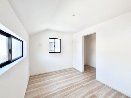 �Q���@�E�H�[�N�C���N���[�[�b�g�����邨�����B�G�߂��Ƃ̓���ւ����s�v�ŕ֗��ł��I