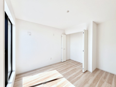 �q�������@�q�������ɂ��������߂Ȏ��[�X�y�[�X�����Ղ�̋���