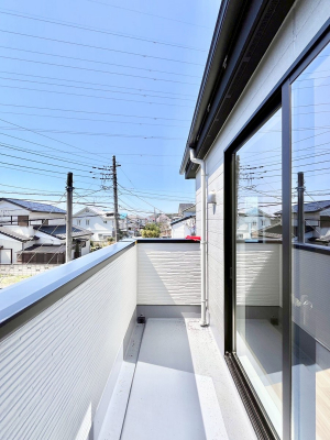 �o���R�j�[�@�����`Balcony�`  �o���R�j�[�͉������z���������݁A���z�c����󕨂��C�����悭�������Ƃ��ł��܂��B  �g���₷���J���I�ȃo���R�j�[�ł����z�����������Ղ�~�蒍���A�o���R�j�[�t���Z�܂��B  