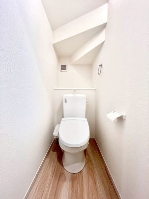 �g�C���@�����`Toilet�`�@�Y��E�X�b�L���E���K�ȃE�H�V�����b�g�t�g�C���ł��낰���Ԃł��B�g�C���͖����g�킴��𓾂Ȃ����́B����������ۂ������ł��ˁB�g�C����2��������̂Œ��̍��G���ɕ֗��ł��I