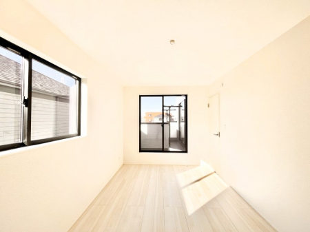 �Q���@�������P�������`Bed Room�`�@2�ʍ̌����m�ۂ������邢�����́A���ʂ����ǂ��A��ϋ��S�n�̗ǂ���ԂƂȂ��Ă���܂��B�u�₩�ȕ��������ċN���钩�́A���K�����̎n�܂�ɁI���������ʕ����ƂĂ��ǂ��Z�܂���