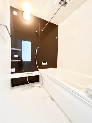 �����@����̔�������Ă���閾�邢�������̂���o�X���[��