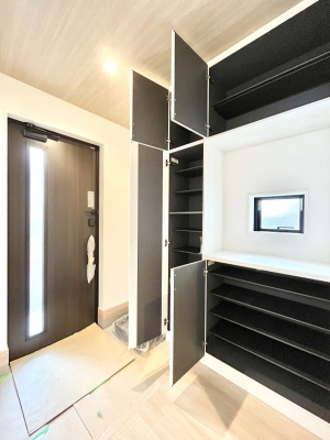 ���̑����ρ@�����Ղ���[�ł���V���[�Y�{�b�N�X�ŉƑ��S���̌C���A���ւ�������B  